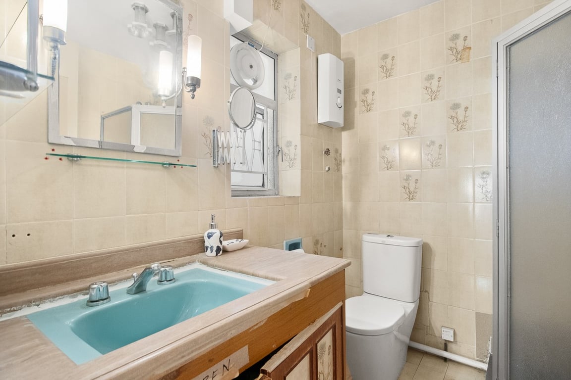 https://img.propertyraptor.com/cdn-cgi/imagedelivery/KD5bF_AFL0JDTbKLWF7z9g/ap8/ap8_001/hornet/prp/img/4341e2484149c3a3e44676e37fb893db-wtm.jpg/public