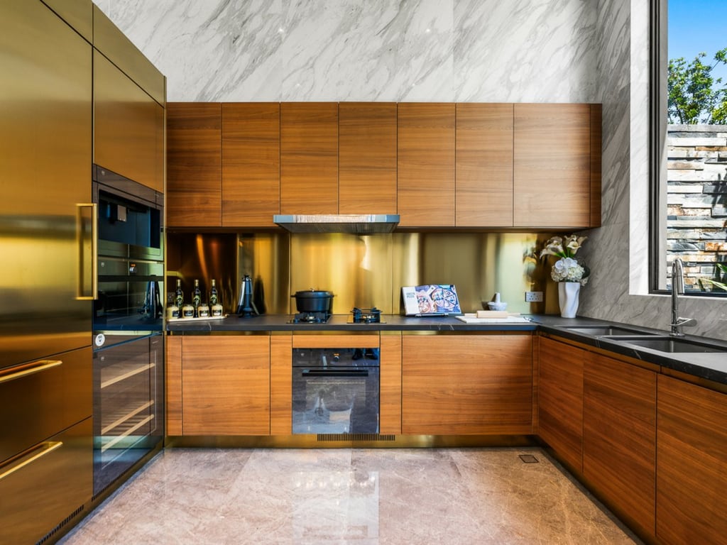 https://img.propertyraptor.com/cdn-cgi/imagedelivery/KD5bF_AFL0JDTbKLWF7z9g/ap8/ap8_001/hornet/prp/img/434b8bcfe7aadf74c46bfac8842dd5ac.jpg/public