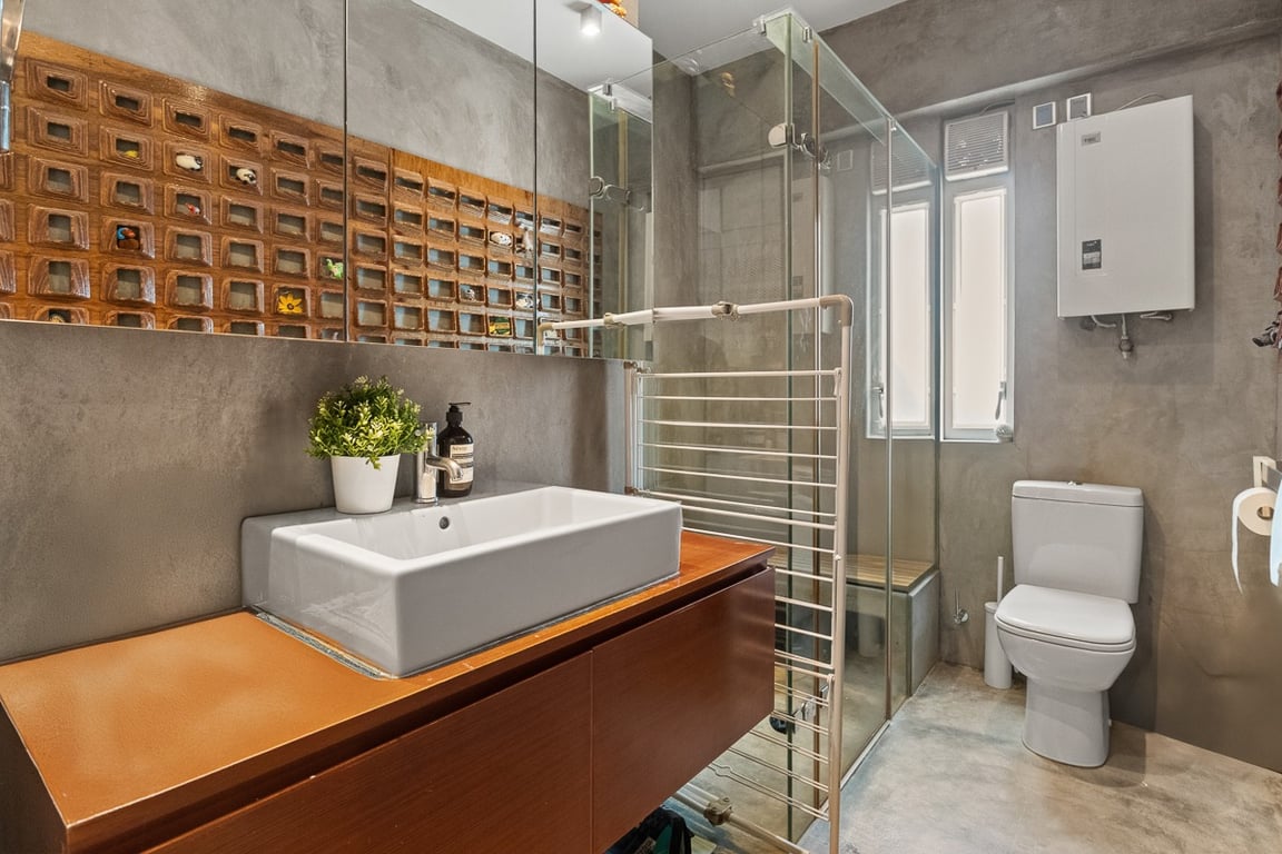 https://img.propertyraptor.com/cdn-cgi/imagedelivery/KD5bF_AFL0JDTbKLWF7z9g/ap8/ap8_001/hornet/prp/img/434f2722a67f474ad90e0b31c7cfd2e0-wtm.jpg/public