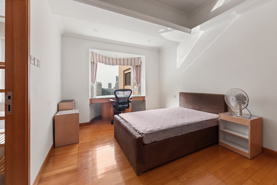https://img.propertyraptor.com/cdn-cgi/imagedelivery/KD5bF_AFL0JDTbKLWF7z9g/ap8/ap8_001/hornet/prp/img/43523790a7cd3ca1aabe2cc156bfdede-wtm.jpg/public
