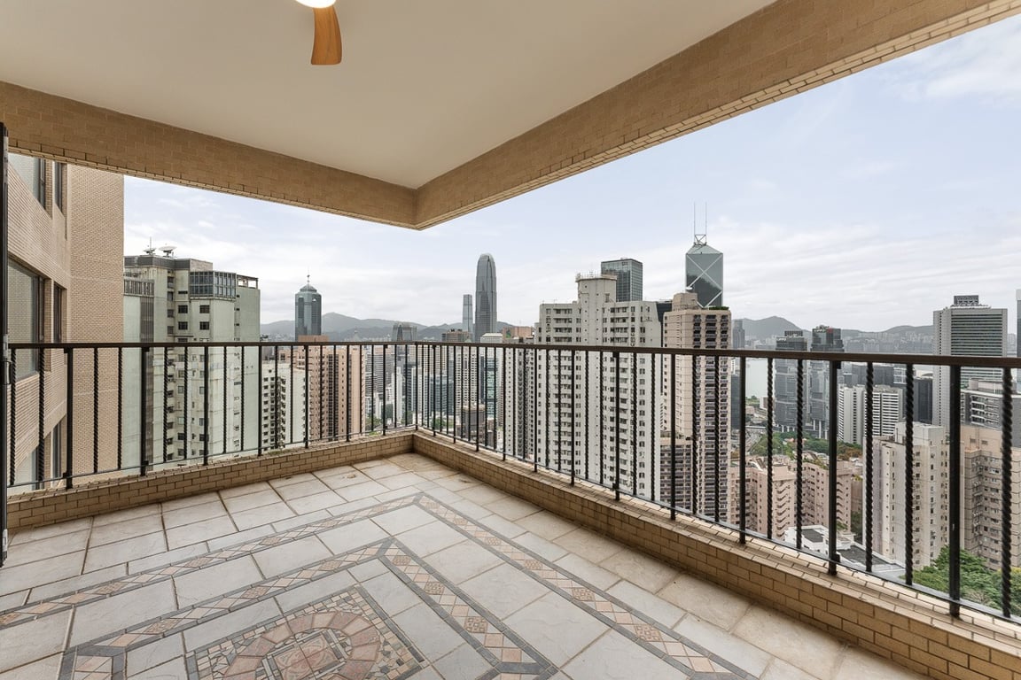 https://img.propertyraptor.com/cdn-cgi/imagedelivery/KD5bF_AFL0JDTbKLWF7z9g/ap8/ap8_001/hornet/prp/img/43729e5f3eab0e9261b17a11f80c8de0-wtm.jpg/public