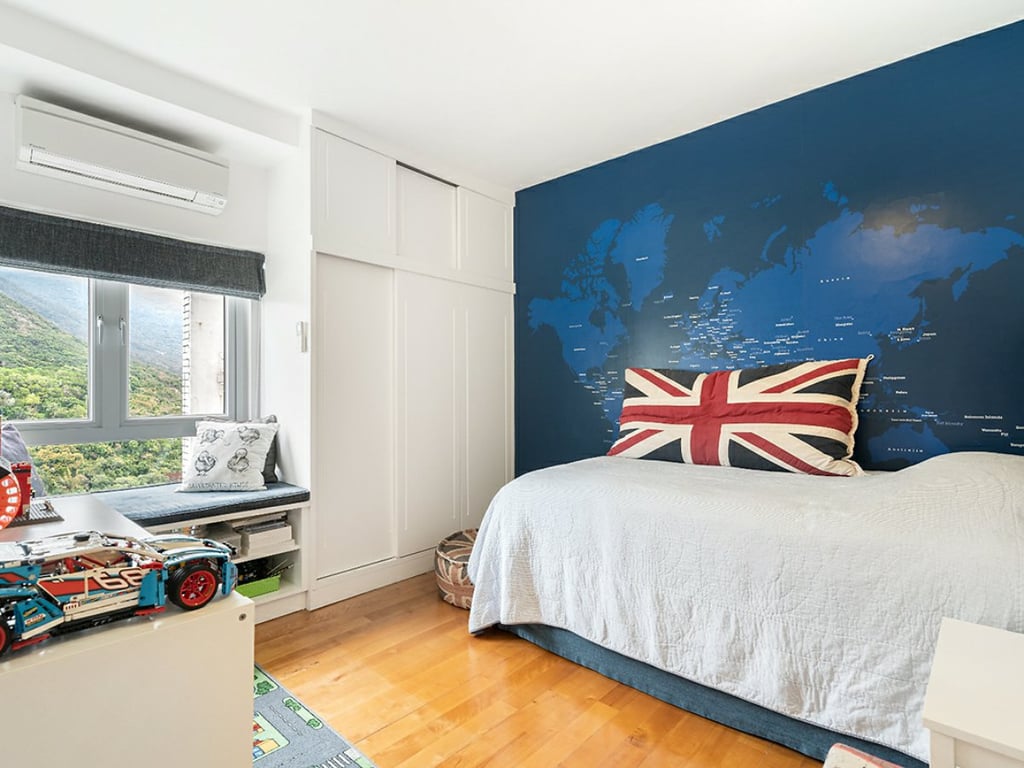 https://img.propertyraptor.com/cdn-cgi/imagedelivery/KD5bF_AFL0JDTbKLWF7z9g/ap8/ap8_001/hornet/prp/img/4375759c36d82e3f5661d17707cc4fd1.jpg/public
