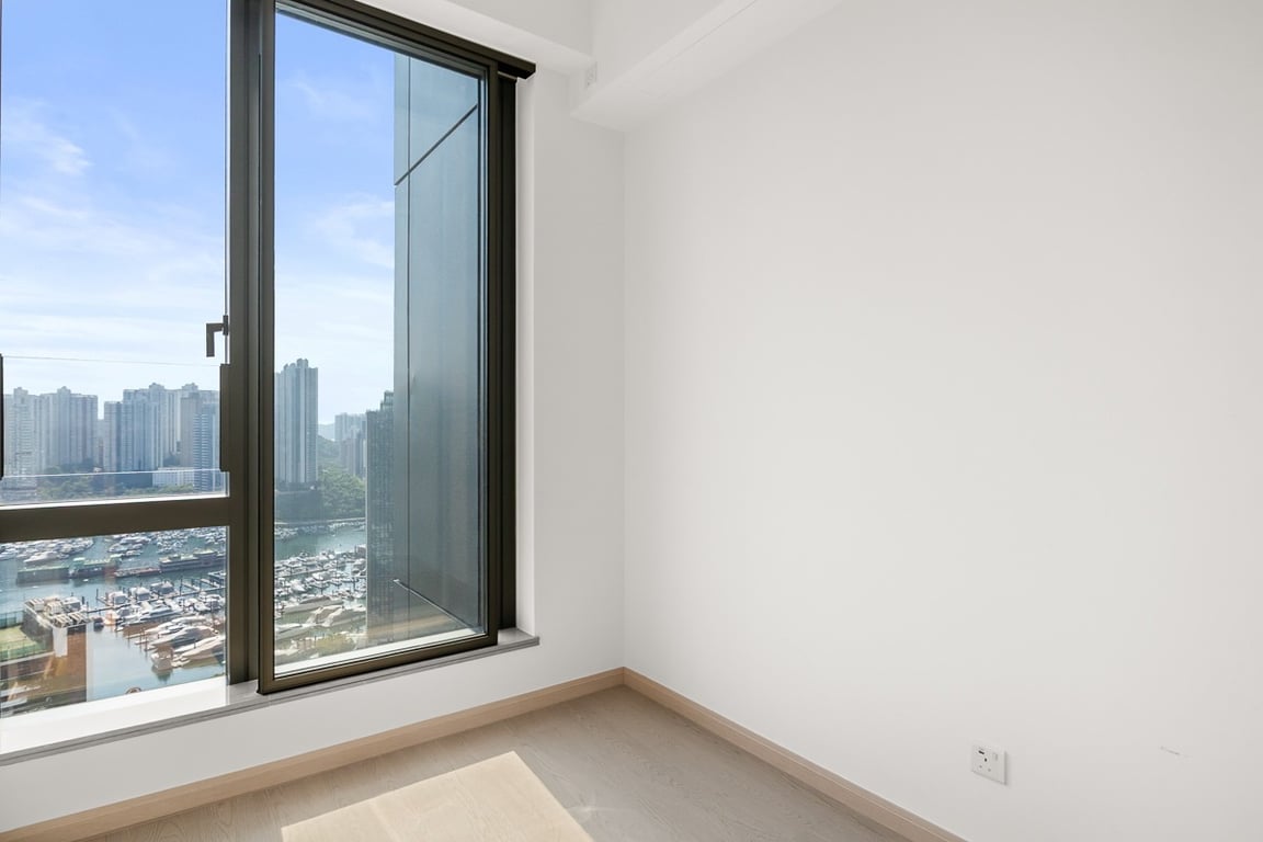 https://img.propertyraptor.com/cdn-cgi/imagedelivery/KD5bF_AFL0JDTbKLWF7z9g/ap8/ap8_001/hornet/prp/img/4388d92187ab0bd0b28f4e4b34bc04d2-wtm.jpg/public