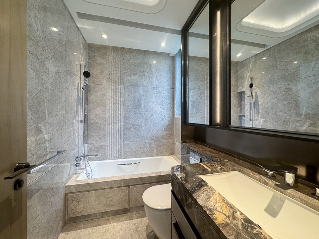 https://img.propertyraptor.com/cdn-cgi/imagedelivery/KD5bF_AFL0JDTbKLWF7z9g/ap8/ap8_001/hornet/prp/img/43b95c7ec73215fd5819c73648ea86e2-wtm.jpg/public