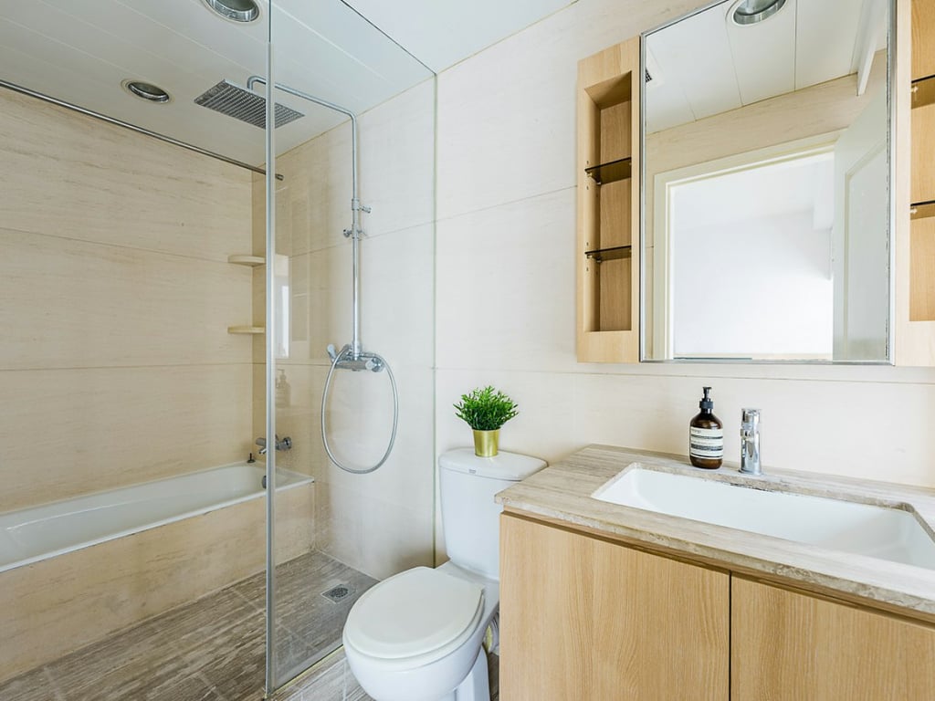 https://img.propertyraptor.com/cdn-cgi/imagedelivery/KD5bF_AFL0JDTbKLWF7z9g/ap8/ap8_001/hornet/prp/img/43dc35acb14fc3325b6a1464acf79681.jpg/public
