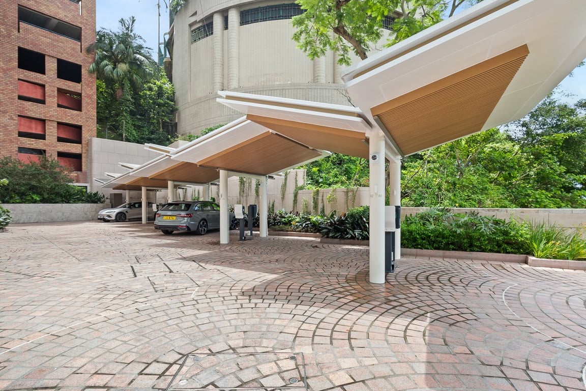 https://img.propertyraptor.com/cdn-cgi/imagedelivery/KD5bF_AFL0JDTbKLWF7z9g/ap8/ap8_001/hornet/prp/img/43f9e8ca6d8f7d4ae50e0e956275b645-wtm.jpg/public