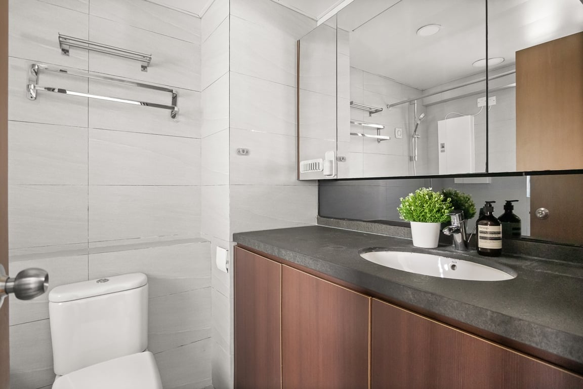 https://img.propertyraptor.com/cdn-cgi/imagedelivery/KD5bF_AFL0JDTbKLWF7z9g/ap8/ap8_001/hornet/prp/img/440b7bbcf258c20f5b5d1a0ef339d5ca-wtm.jpg/public