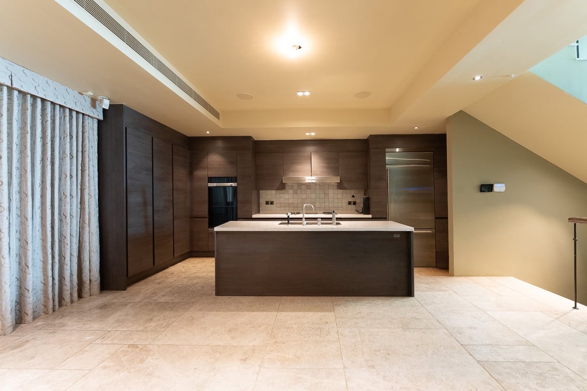 https://img.propertyraptor.com/cdn-cgi/imagedelivery/KD5bF_AFL0JDTbKLWF7z9g/ap8/ap8_001/hornet/prp/img/44246a40d34c97d76ef24dafcc107229-wtm.jpg/public