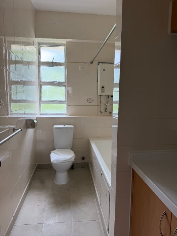 https://img.propertyraptor.com/cdn-cgi/imagedelivery/KD5bF_AFL0JDTbKLWF7z9g/ap8/ap8_001/hornet/prp/img/442d65f77f573c79d69ef090c8b5c94c-wtm.jpg/public