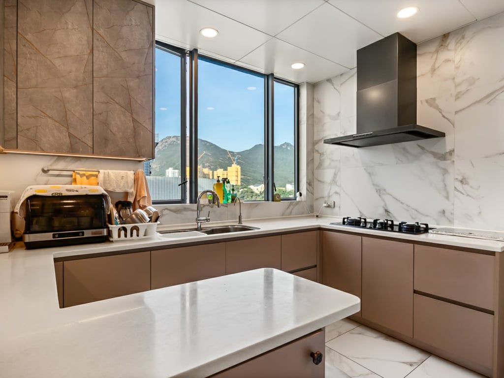 https://img.propertyraptor.com/cdn-cgi/imagedelivery/KD5bF_AFL0JDTbKLWF7z9g/ap8/ap8_001/hornet/prp/img/4431652be68b7ffdee267c4720b6480d-wtm.jpg/public