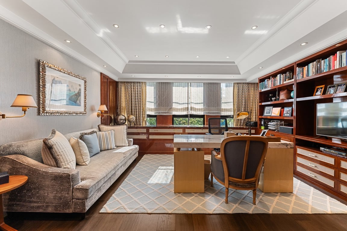 https://img.propertyraptor.com/cdn-cgi/imagedelivery/KD5bF_AFL0JDTbKLWF7z9g/ap8/ap8_001/hornet/prp/img/44528767b99b9fcad84988ba2d8d8d99-wtm.jpg/public