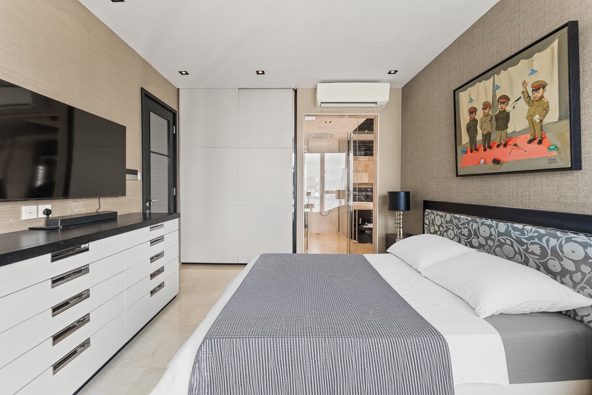 https://img.propertyraptor.com/cdn-cgi/imagedelivery/KD5bF_AFL0JDTbKLWF7z9g/ap8/ap8_001/hornet/prp/img/44702a393b8e64ef52d8035fdcb15ebe-wtm.jpg/public