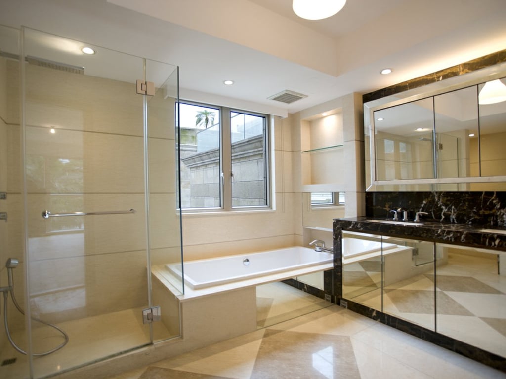 https://img.propertyraptor.com/cdn-cgi/imagedelivery/KD5bF_AFL0JDTbKLWF7z9g/ap8/ap8_001/hornet/prp/img/44b6e79a5e4ad38cbcf7dbc89ce31a0f-wtm.jpg/public