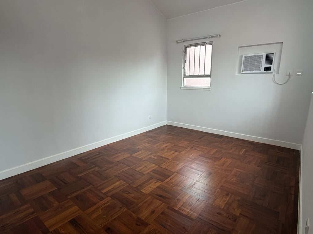 https://img.propertyraptor.com/cdn-cgi/imagedelivery/KD5bF_AFL0JDTbKLWF7z9g/ap8/ap8_001/hornet/prp/img/44f562276d2306ab6c15933d95379a78-wtm.jpg/public