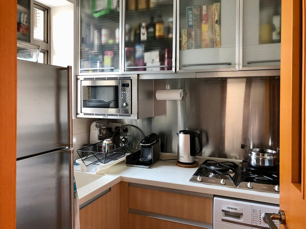 https://img.propertyraptor.com/cdn-cgi/imagedelivery/KD5bF_AFL0JDTbKLWF7z9g/ap8/ap8_001/hornet/prp/img/45331d7fd44020abaa68637f90857aeb-wtm.jpg/public