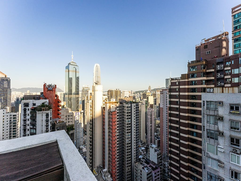 https://img.propertyraptor.com/cdn-cgi/imagedelivery/KD5bF_AFL0JDTbKLWF7z9g/ap8/ap8_001/hornet/prp/img/45ab36e9a2bd58dfbe2410cbfd11f7f6.jpg/public