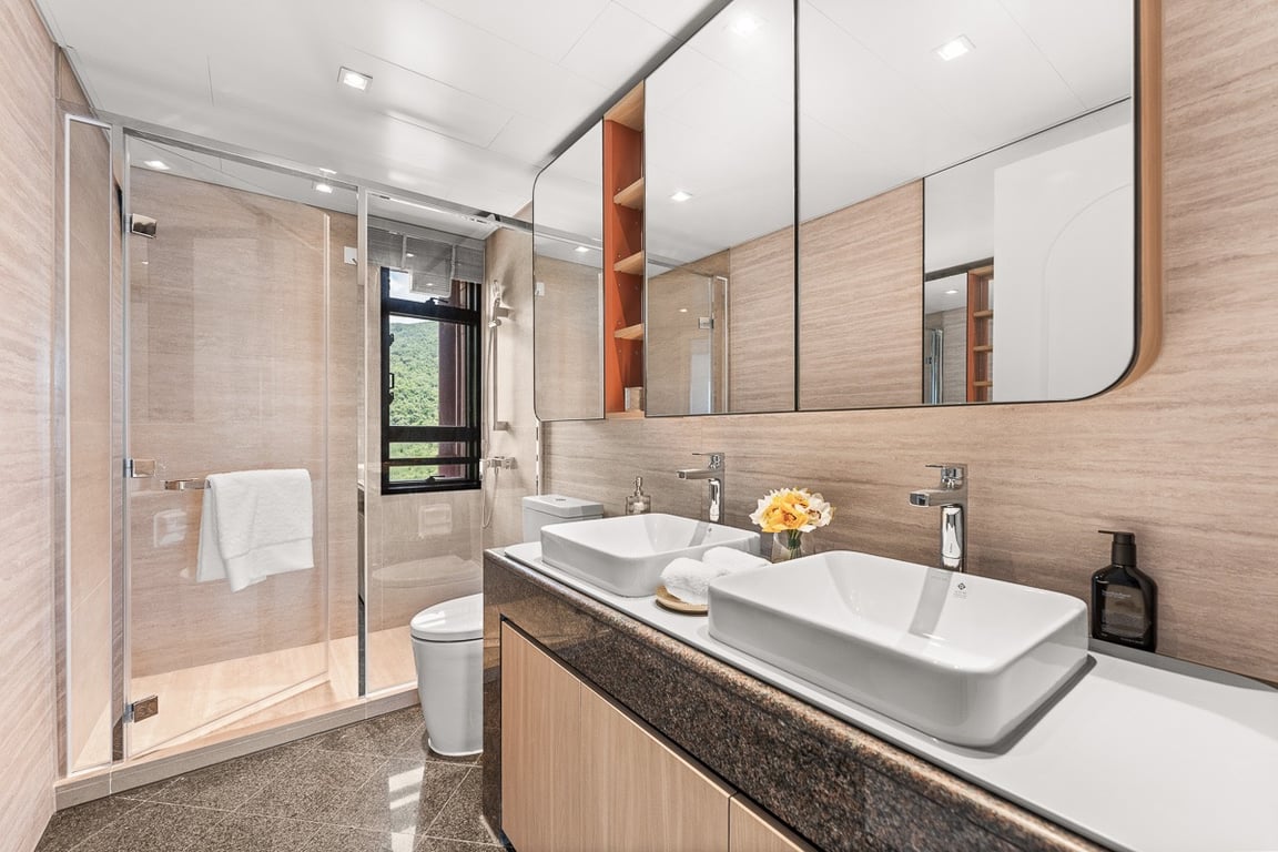 https://img.propertyraptor.com/cdn-cgi/imagedelivery/KD5bF_AFL0JDTbKLWF7z9g/ap8/ap8_001/hornet/prp/img/45b3bf4c895e9589c55589a1bf1a7aca-wtm.jpg/public