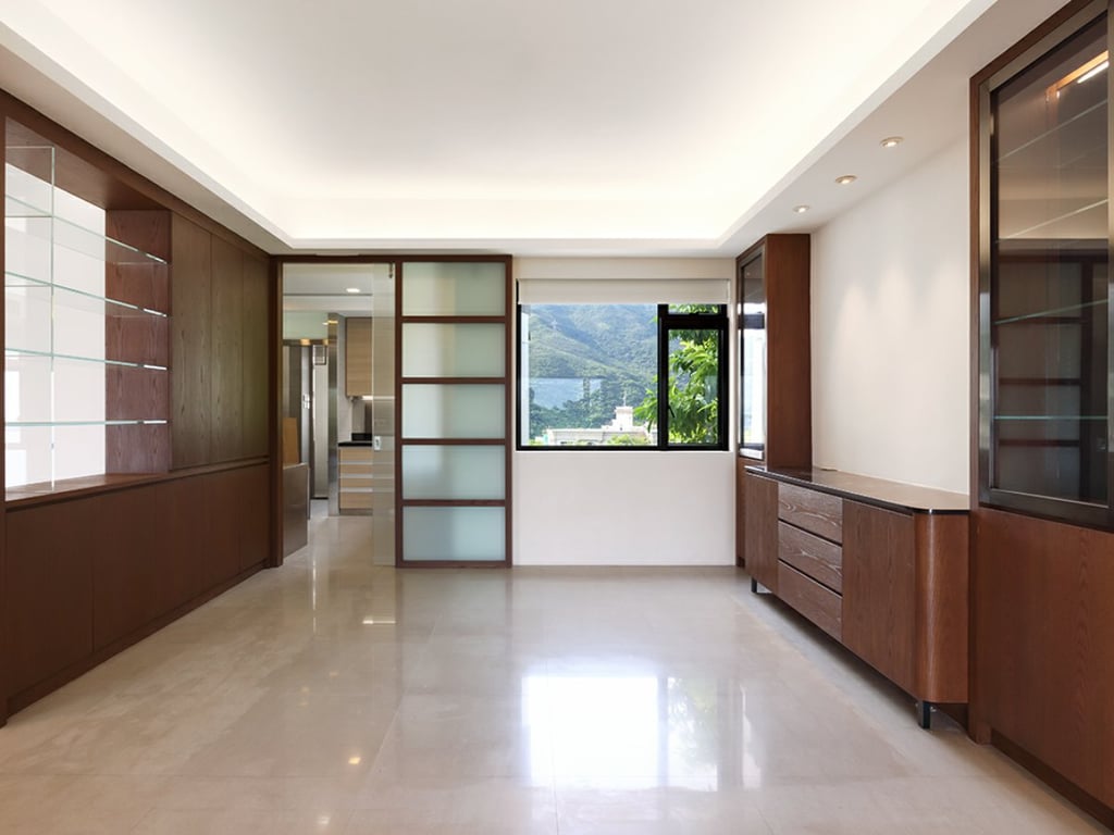 https://img.propertyraptor.com/cdn-cgi/imagedelivery/KD5bF_AFL0JDTbKLWF7z9g/ap8/ap8_001/hornet/prp/img/460d253590fc3237f64328d2890c98c4.jpg/public
