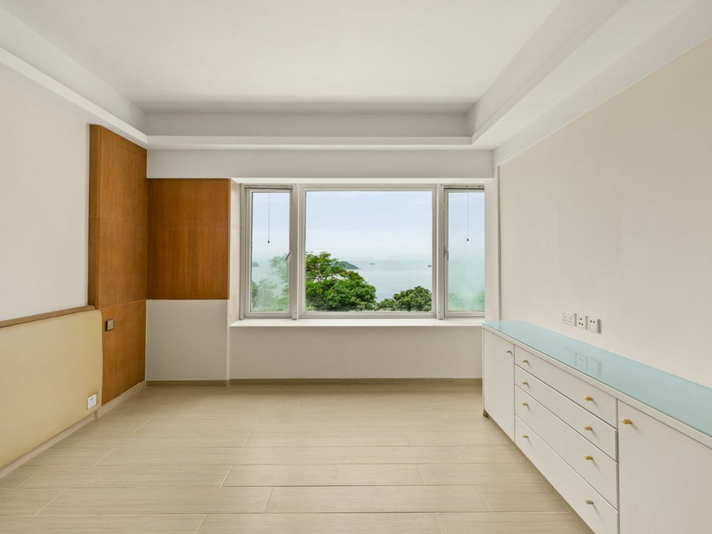https://img.propertyraptor.com/cdn-cgi/imagedelivery/KD5bF_AFL0JDTbKLWF7z9g/ap8/ap8_001/hornet/prp/img/462131feed92534f30caaa35f9912cdb.jpg/public
