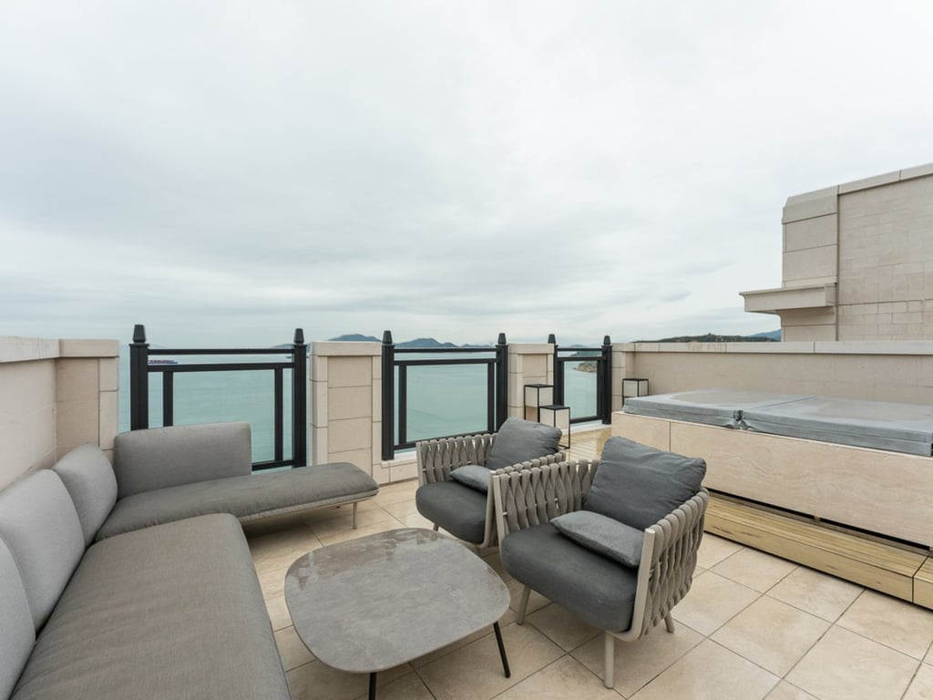 https://img.propertyraptor.com/cdn-cgi/imagedelivery/KD5bF_AFL0JDTbKLWF7z9g/ap8/ap8_001/hornet/prp/img/46302cd6ef3c8d56ce1a702371db23ef-wtm.jpg/public