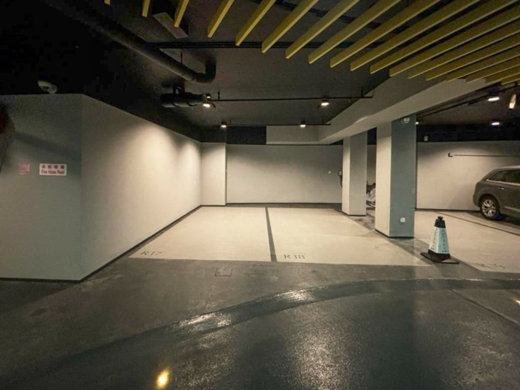 https://img.propertyraptor.com/cdn-cgi/imagedelivery/KD5bF_AFL0JDTbKLWF7z9g/ap8/ap8_001/hornet/prp/img/465e720fc678b9fe686414aea5b38f74.jpg/public