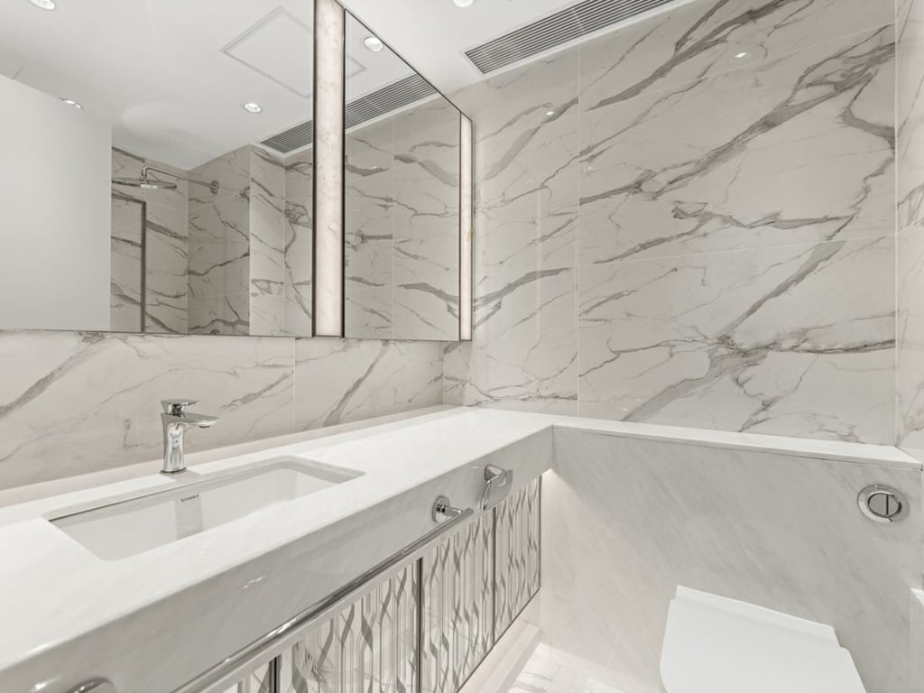 https://img.propertyraptor.com/cdn-cgi/imagedelivery/KD5bF_AFL0JDTbKLWF7z9g/ap8/ap8_001/hornet/prp/img/4667c96a42827f7315d31363dad4c377.jpg/public