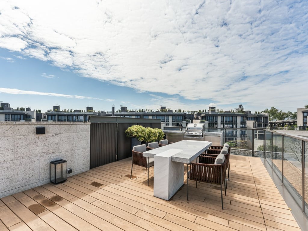 https://img.propertyraptor.com/cdn-cgi/imagedelivery/KD5bF_AFL0JDTbKLWF7z9g/ap8/ap8_001/hornet/prp/img/467bc75ea946eb4f476e8952a6175b28-wtm.jpg/public