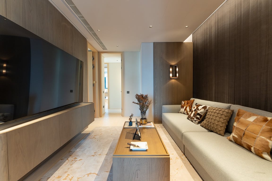 https://img.propertyraptor.com/cdn-cgi/imagedelivery/KD5bF_AFL0JDTbKLWF7z9g/ap8/ap8_001/hornet/prp/img/468bf3e57ba6644bedc7add0aff17aa8-wtm.jpg/public