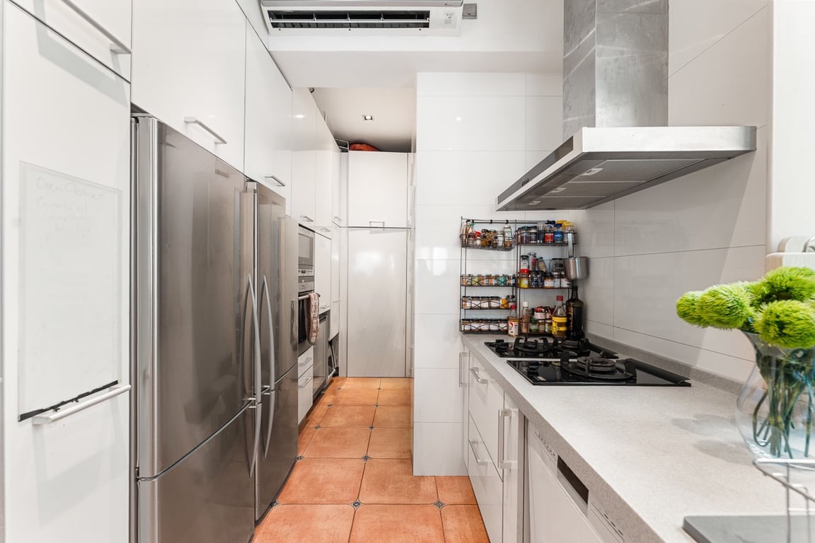 https://img.propertyraptor.com/cdn-cgi/imagedelivery/KD5bF_AFL0JDTbKLWF7z9g/ap8/ap8_001/hornet/prp/img/46cc2fef7c4a5ed495543a15ca1e1405-wtm.jpg/public