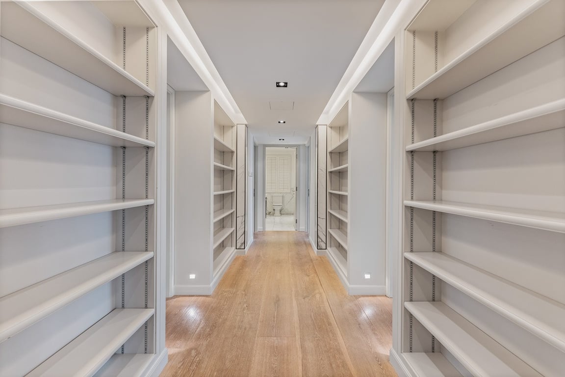 https://img.propertyraptor.com/cdn-cgi/imagedelivery/KD5bF_AFL0JDTbKLWF7z9g/ap8/ap8_001/hornet/prp/img/46de35e80fd053f6e199e27232d00672-wtm.jpg/public