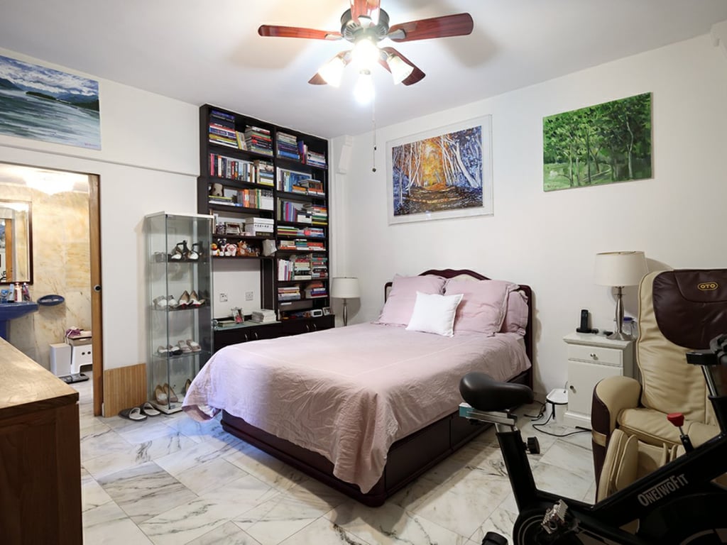 https://img.propertyraptor.com/cdn-cgi/imagedelivery/KD5bF_AFL0JDTbKLWF7z9g/ap8/ap8_001/hornet/prp/img/46f69b9f34839ac1788f9701dc431dde.jpg/public