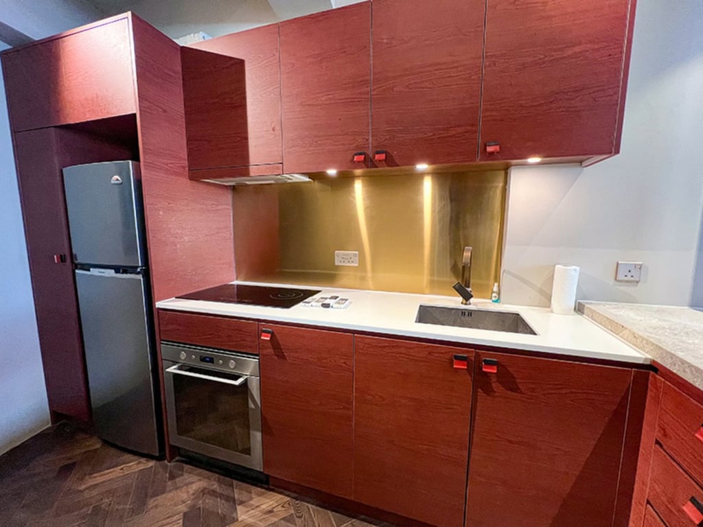 https://img.propertyraptor.com/cdn-cgi/imagedelivery/KD5bF_AFL0JDTbKLWF7z9g/ap8/ap8_001/hornet/prp/img/4709c17157b04f344d03c155691bdb22.jpg/public