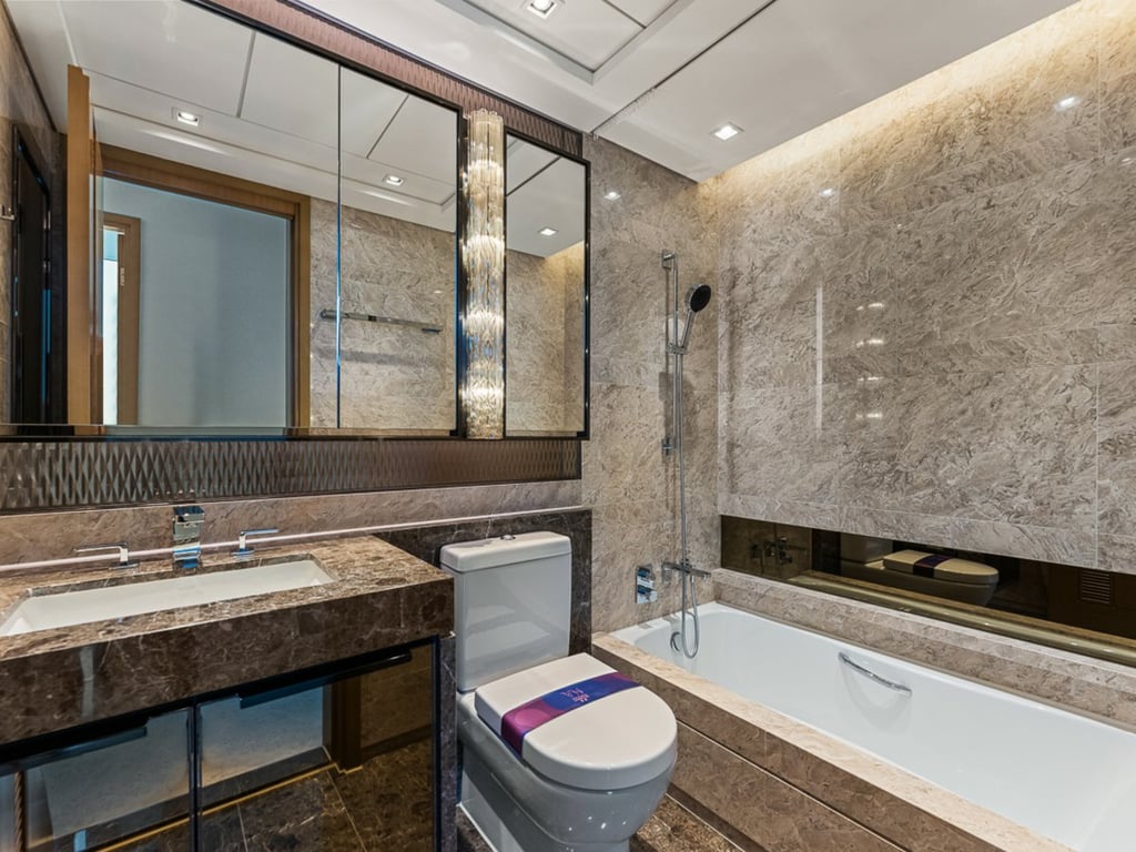 https://img.propertyraptor.com/cdn-cgi/imagedelivery/KD5bF_AFL0JDTbKLWF7z9g/ap8/ap8_001/hornet/prp/img/4726a88ee6cb795c0d479a974f5ca17c-wtm.jpg/public