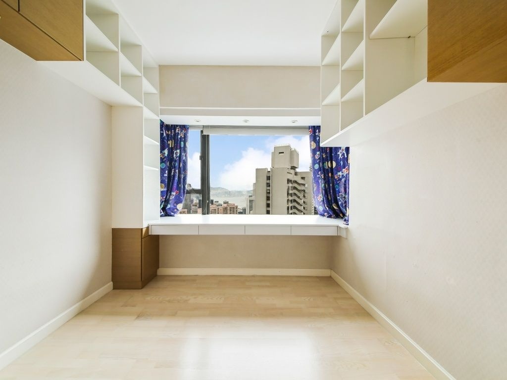 https://img.propertyraptor.com/cdn-cgi/imagedelivery/KD5bF_AFL0JDTbKLWF7z9g/ap8/ap8_001/hornet/prp/img/4777efd453657f2a9f634efa3730dc51-wtm.jpg/public