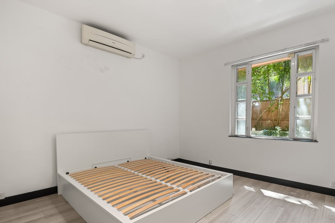 https://img.propertyraptor.com/cdn-cgi/imagedelivery/KD5bF_AFL0JDTbKLWF7z9g/ap8/ap8_001/hornet/prp/img/478794fd464d2fc61b46d33fb22ca1f6-wtm.jpg/public