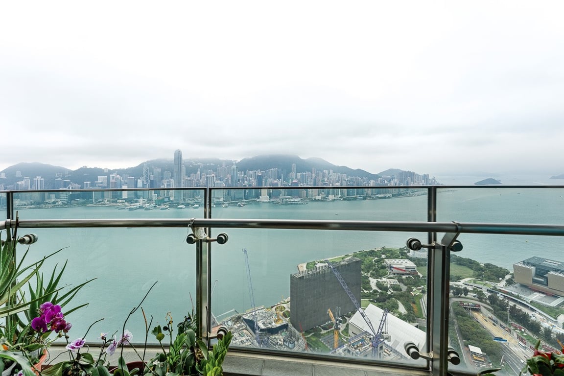 https://img.propertyraptor.com/cdn-cgi/imagedelivery/KD5bF_AFL0JDTbKLWF7z9g/ap8/ap8_001/hornet/prp/img/47982ec4038e783059de0496b2340d32-wtm.jpg/public