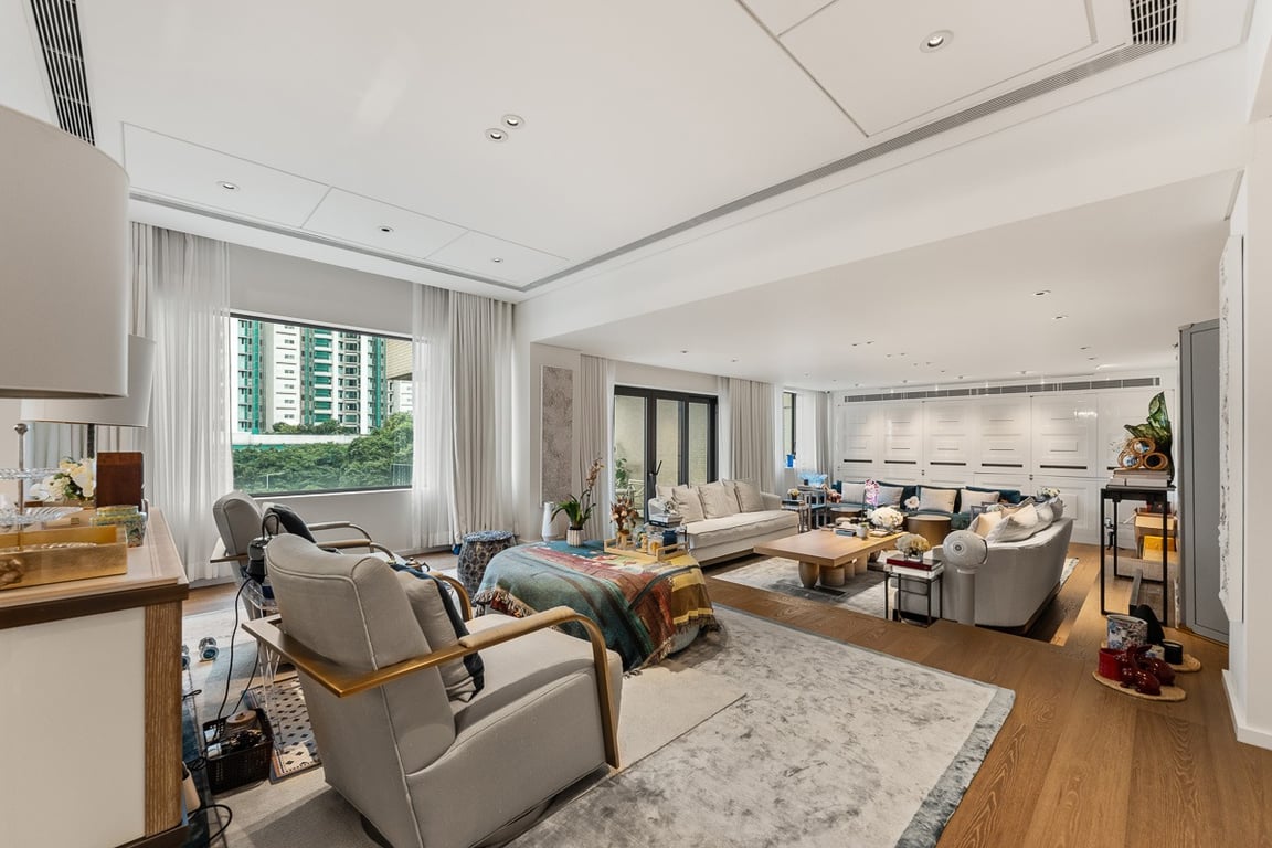 https://img.propertyraptor.com/cdn-cgi/imagedelivery/KD5bF_AFL0JDTbKLWF7z9g/ap8/ap8_001/hornet/prp/img/47c3adf22ade00088c0ca668cfa7f83b-wtm.jpg/public