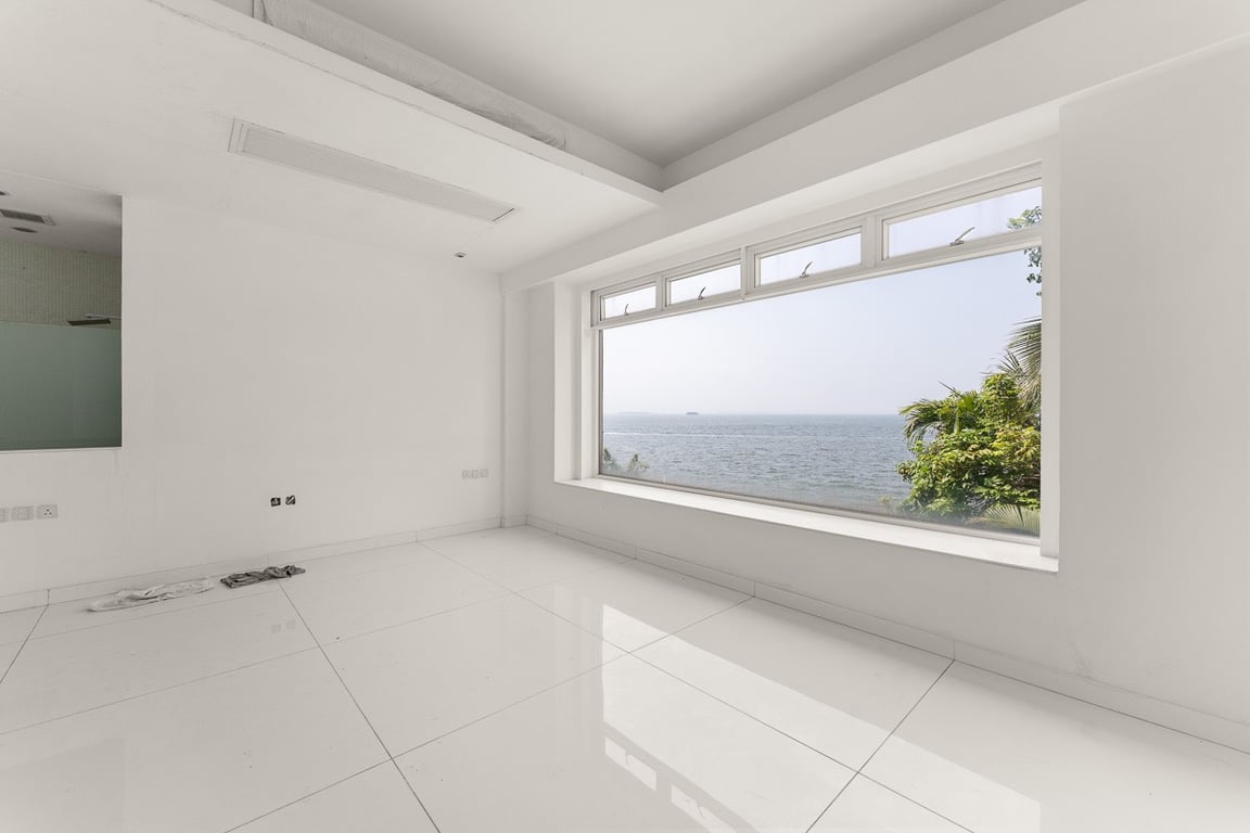 https://img.propertyraptor.com/cdn-cgi/imagedelivery/KD5bF_AFL0JDTbKLWF7z9g/ap8/ap8_001/hornet/prp/img/47c48160500e2abe009345962aba649b-wtm.jpg/public