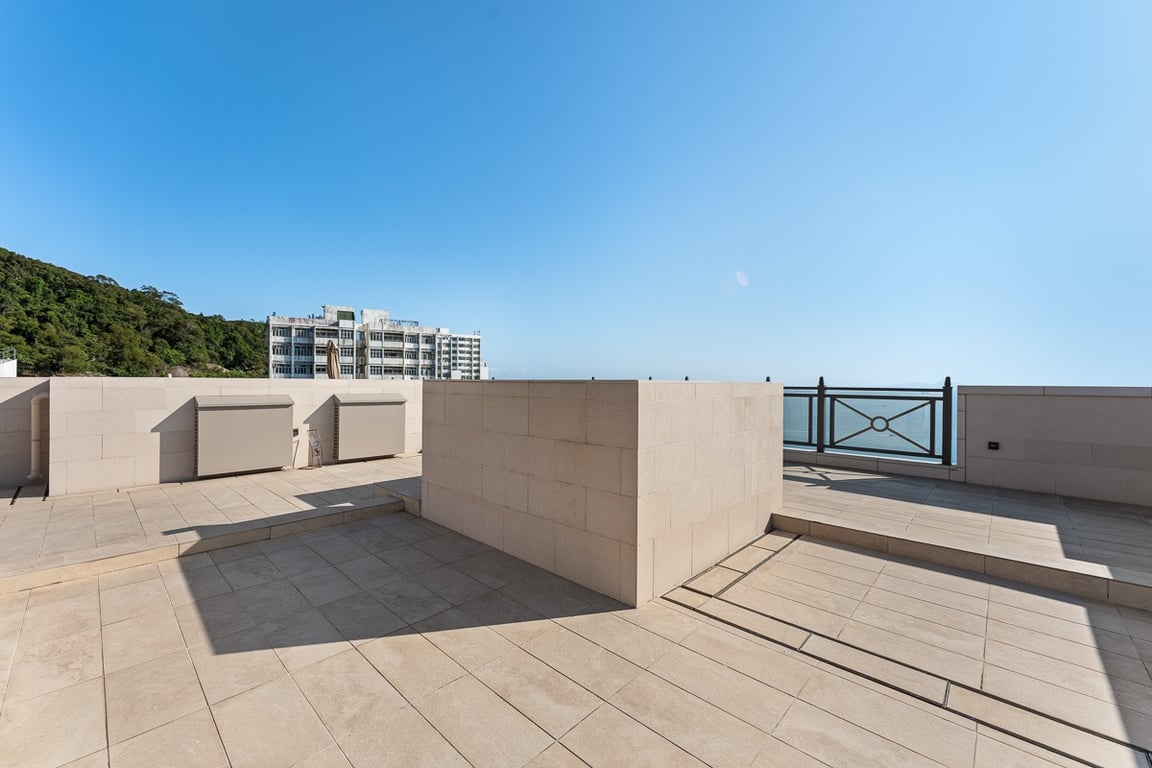 https://img.propertyraptor.com/cdn-cgi/imagedelivery/KD5bF_AFL0JDTbKLWF7z9g/ap8/ap8_001/hornet/prp/img/47e473dd065892be72c86d8d8069e5b6-wtm.jpg/public