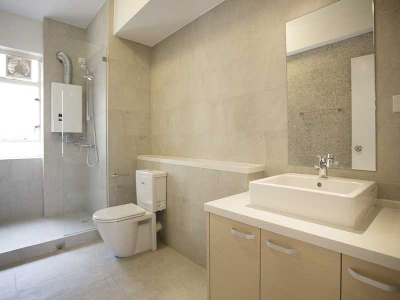 https://img.propertyraptor.com/cdn-cgi/imagedelivery/KD5bF_AFL0JDTbKLWF7z9g/ap8/ap8_001/hornet/prp/img/4805b488eed67eddf1d4932245c76c7b.jpg/public