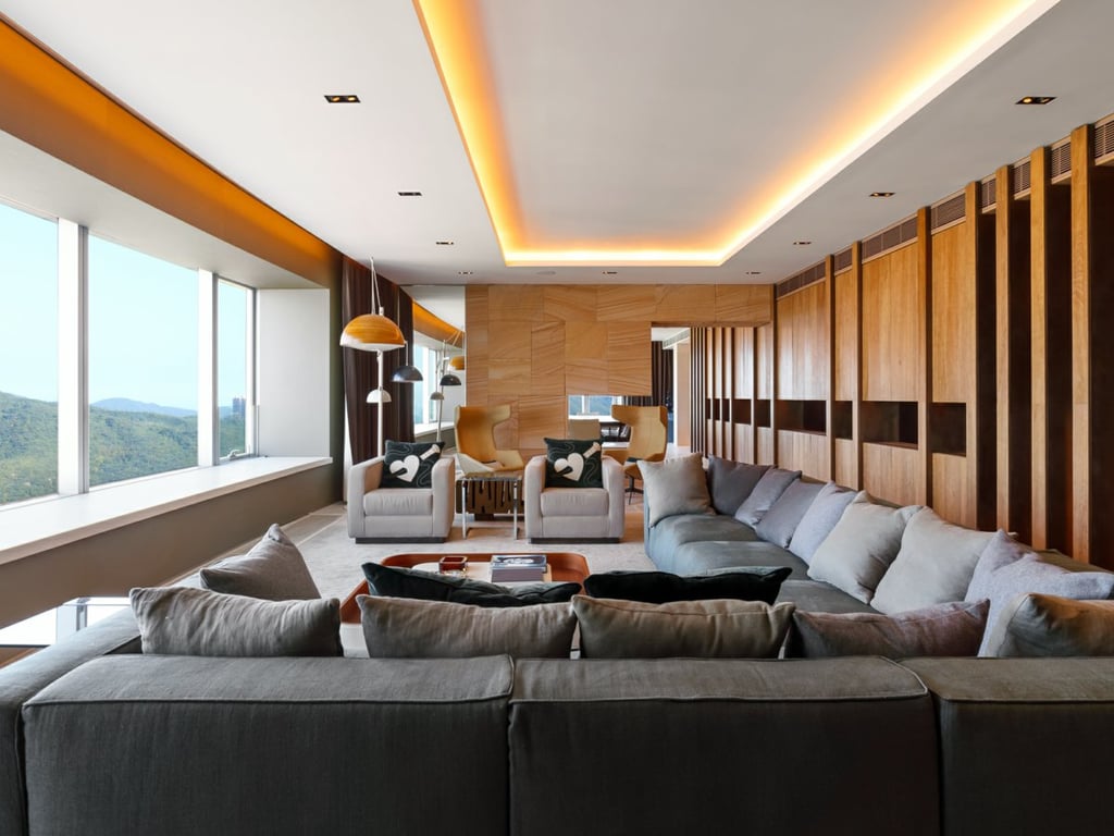 https://img.propertyraptor.com/cdn-cgi/imagedelivery/KD5bF_AFL0JDTbKLWF7z9g/ap8/ap8_001/hornet/prp/img/481221af3473606ddb6103a2ea92832f.jpg/public