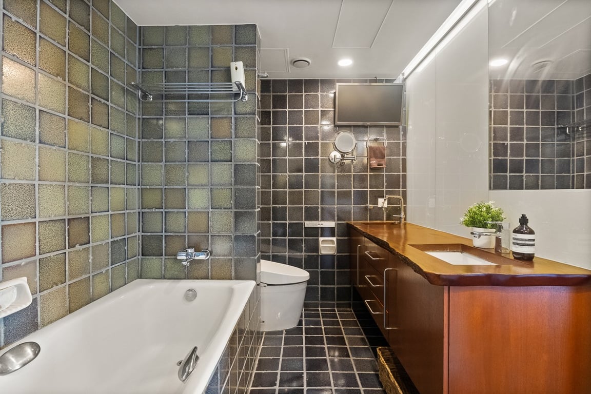 https://img.propertyraptor.com/cdn-cgi/imagedelivery/KD5bF_AFL0JDTbKLWF7z9g/ap8/ap8_001/hornet/prp/img/4877713d6570ee6edcf791b8570c8eb3-wtm.jpg/public