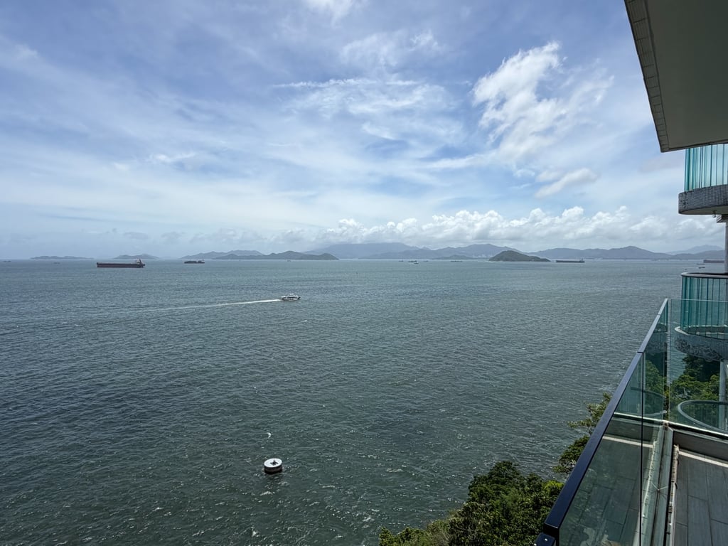https://img.propertyraptor.com/cdn-cgi/imagedelivery/KD5bF_AFL0JDTbKLWF7z9g/ap8/ap8_001/hornet/prp/img/489fa9789c60c7048228663e335dbb82-wtm.jpg/public