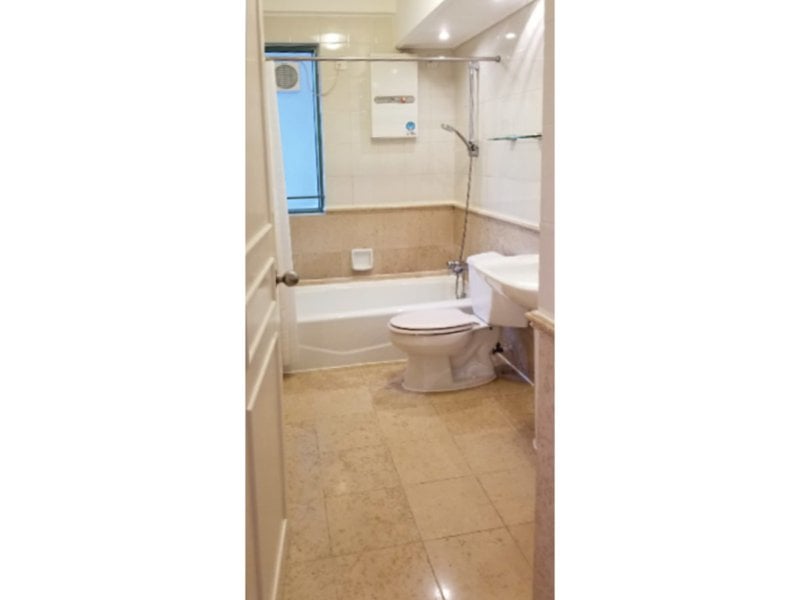 https://img.propertyraptor.com/cdn-cgi/imagedelivery/KD5bF_AFL0JDTbKLWF7z9g/ap8/ap8_001/hornet/prp/img/48ee13edfcd2afbdefb041dd59960b7c.jpg/public