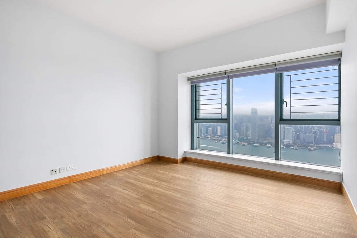 https://img.propertyraptor.com/cdn-cgi/imagedelivery/KD5bF_AFL0JDTbKLWF7z9g/ap8/ap8_001/hornet/prp/img/48f646a7ca54c7234ff75fcb4568cdd4-wtm.jpg/public