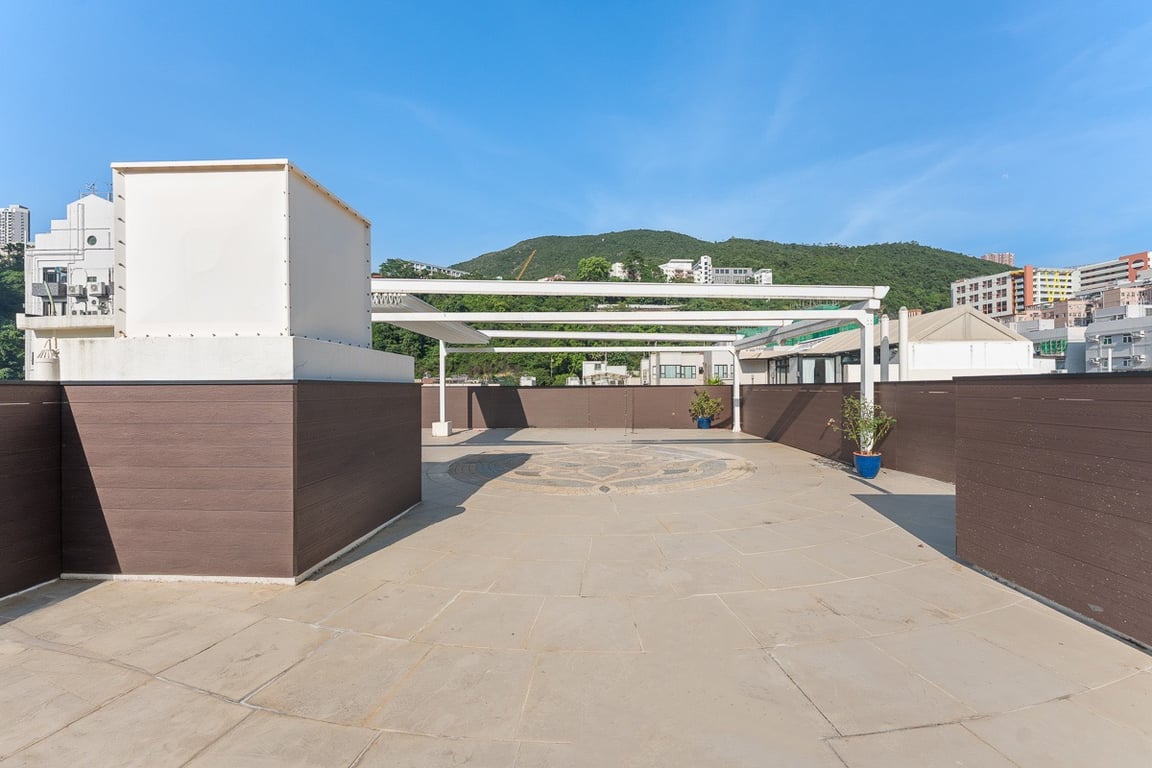 https://img.propertyraptor.com/cdn-cgi/imagedelivery/KD5bF_AFL0JDTbKLWF7z9g/ap8/ap8_001/hornet/prp/img/49157040028d096d4b72e16cd5740cfd-wtm.jpg/public