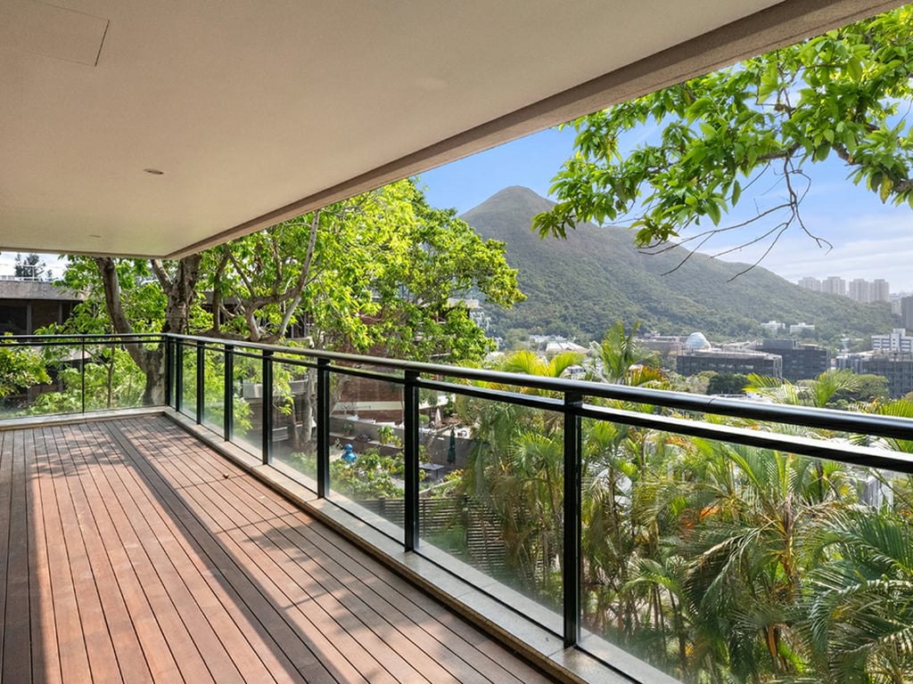https://img.propertyraptor.com/cdn-cgi/imagedelivery/KD5bF_AFL0JDTbKLWF7z9g/ap8/ap8_001/hornet/prp/img/4919de5630f73bf8c6853ab1dca9d6c6.jpg/public