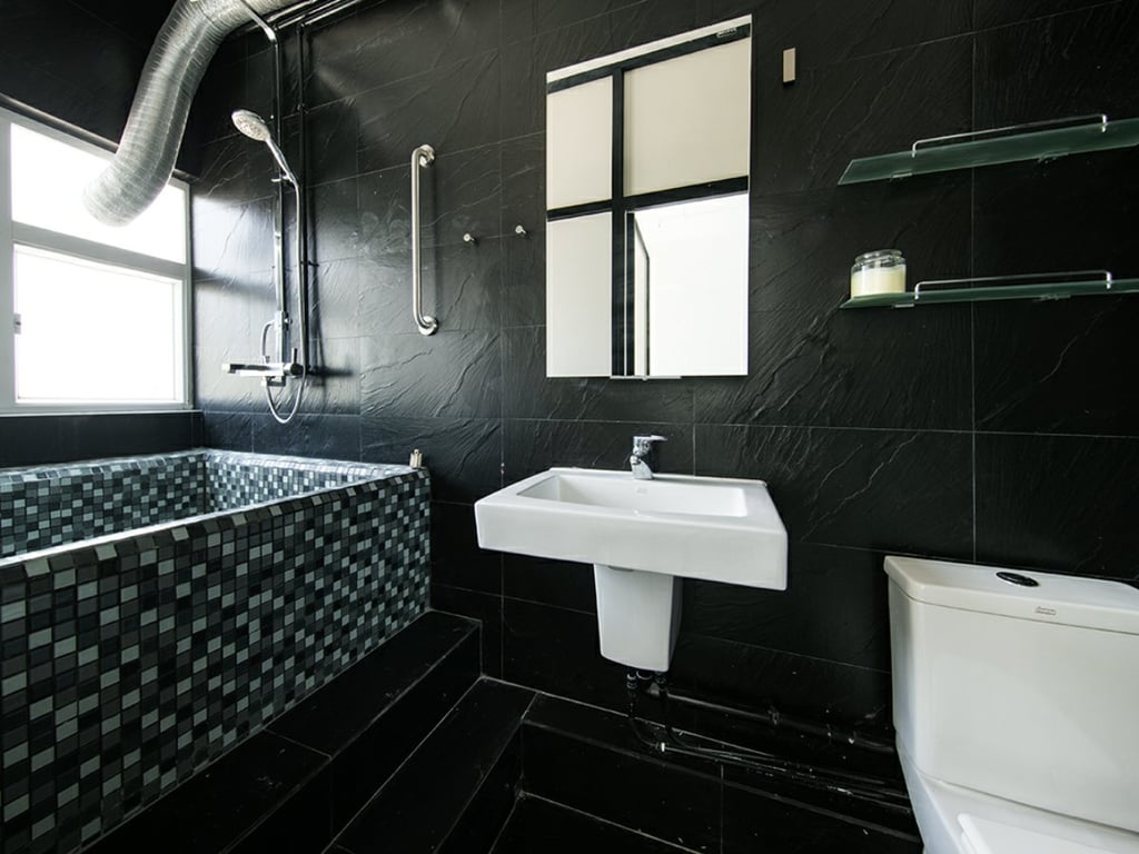 https://img.propertyraptor.com/cdn-cgi/imagedelivery/KD5bF_AFL0JDTbKLWF7z9g/ap8/ap8_001/hornet/prp/img/49658317a44c78e8b358aba6fbc394d6.jpg/public