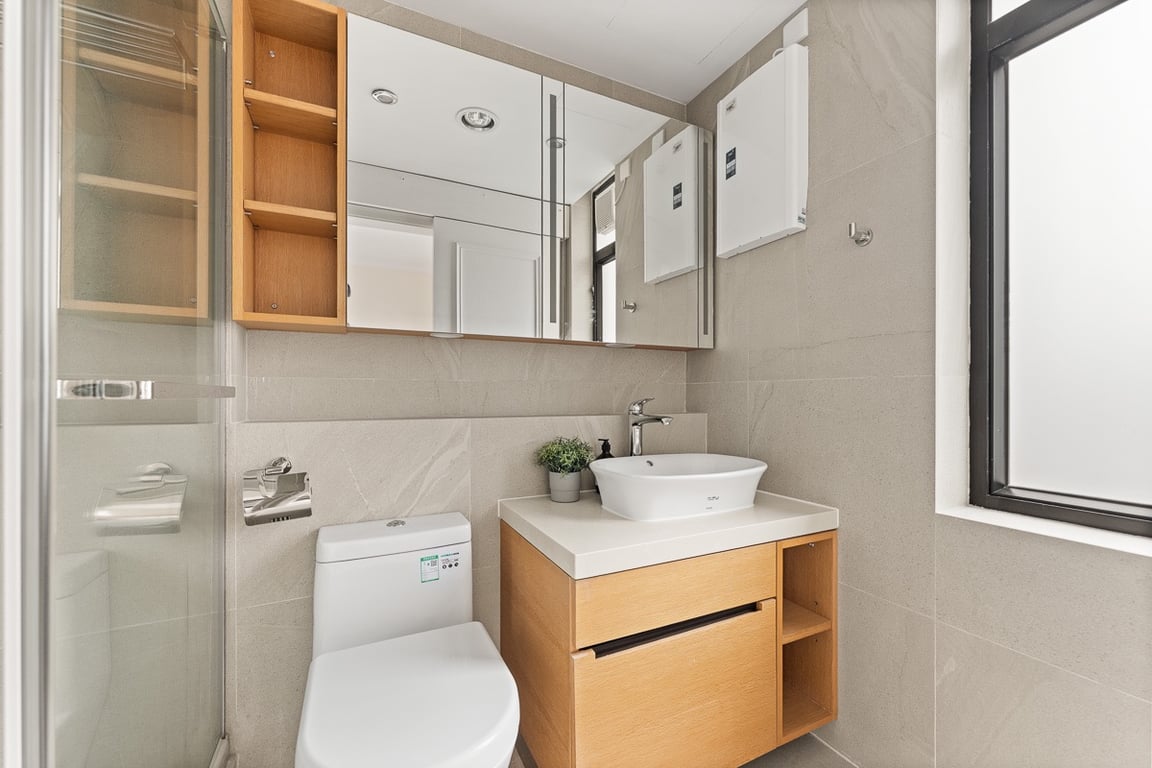 https://img.propertyraptor.com/cdn-cgi/imagedelivery/KD5bF_AFL0JDTbKLWF7z9g/ap8/ap8_001/hornet/prp/img/4978f76a993b042bc6de2400eef36c41-wtm.jpg/public