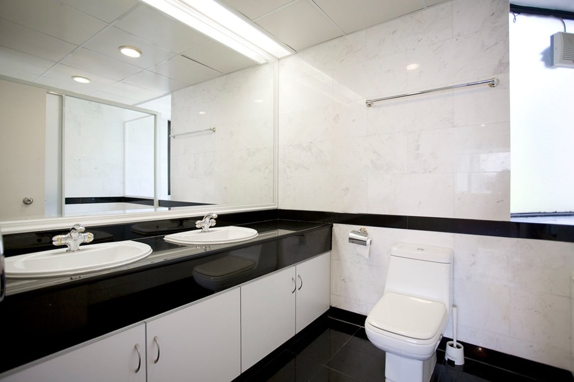 https://img.propertyraptor.com/cdn-cgi/imagedelivery/KD5bF_AFL0JDTbKLWF7z9g/ap8/ap8_001/hornet/prp/img/497fdad5ac1836de1aa9f56bba852fad-wtm.jpg/public